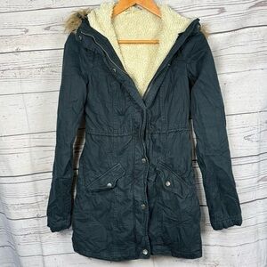 Hollister Women's Sherpa Parka Coat with Faux Fur Hood Size XS Navy